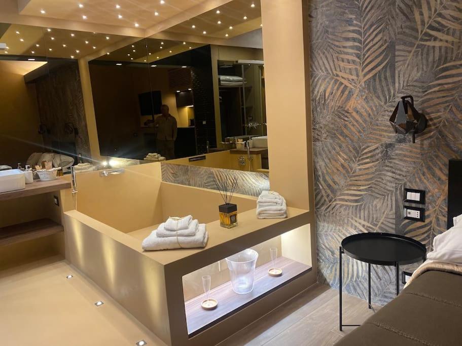 Montesantogroup Suite House Nel Centro Di Napoli Extérieur photo